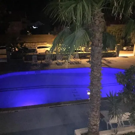 Mert 公寓式酒店 费特希耶